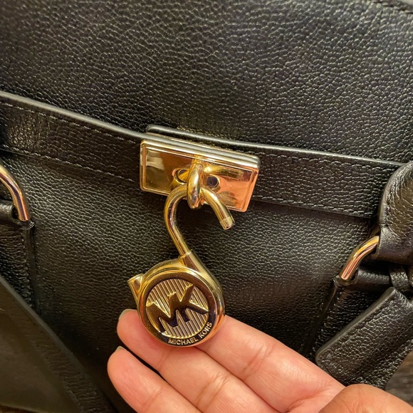 Michael Kors Authentic Black Leather Tote (Good condition) (large) - Picture 13 of 15